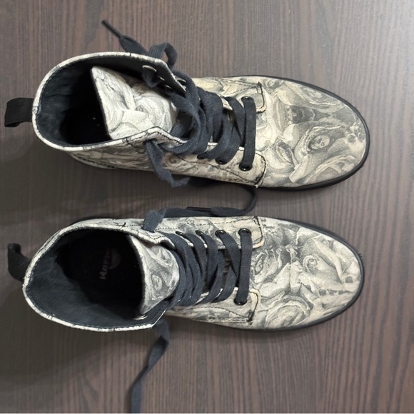 Dr. Martens Canvas Skull and Roses Print Hackney Boot Size EU 36/US 5 - Picture 2 of 6